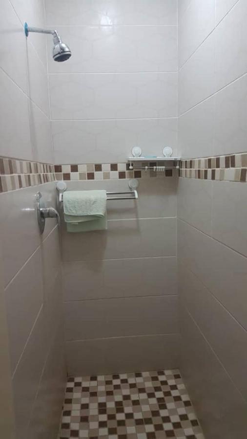 Carlcyn Homestay กาโบโรเน ภายนอก รูปภาพ