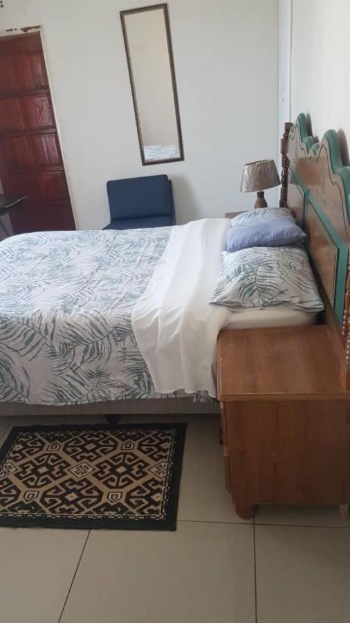 Carlcyn Homestay กาโบโรเน ภายนอก รูปภาพ
