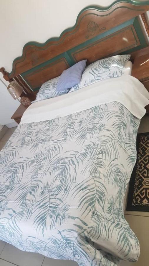 Carlcyn Homestay กาโบโรเน ภายนอก รูปภาพ