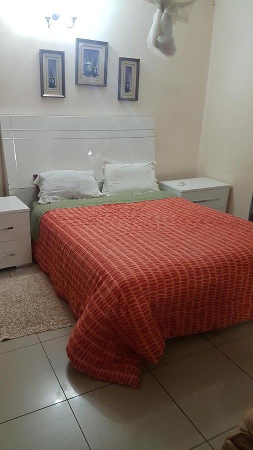 Carlcyn Homestay กาโบโรเน ภายนอก รูปภาพ
