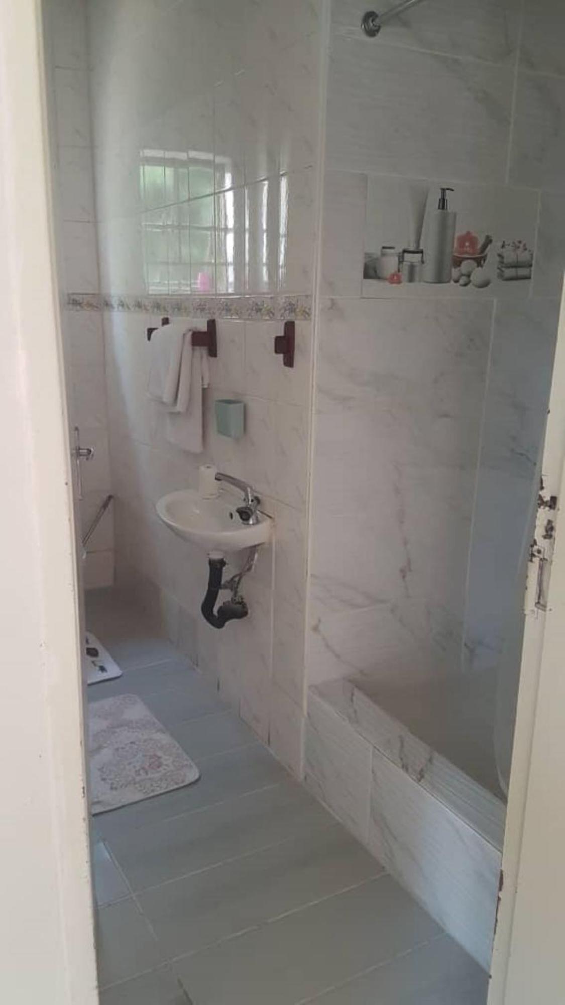 Carlcyn Homestay กาโบโรเน ภายนอก รูปภาพ